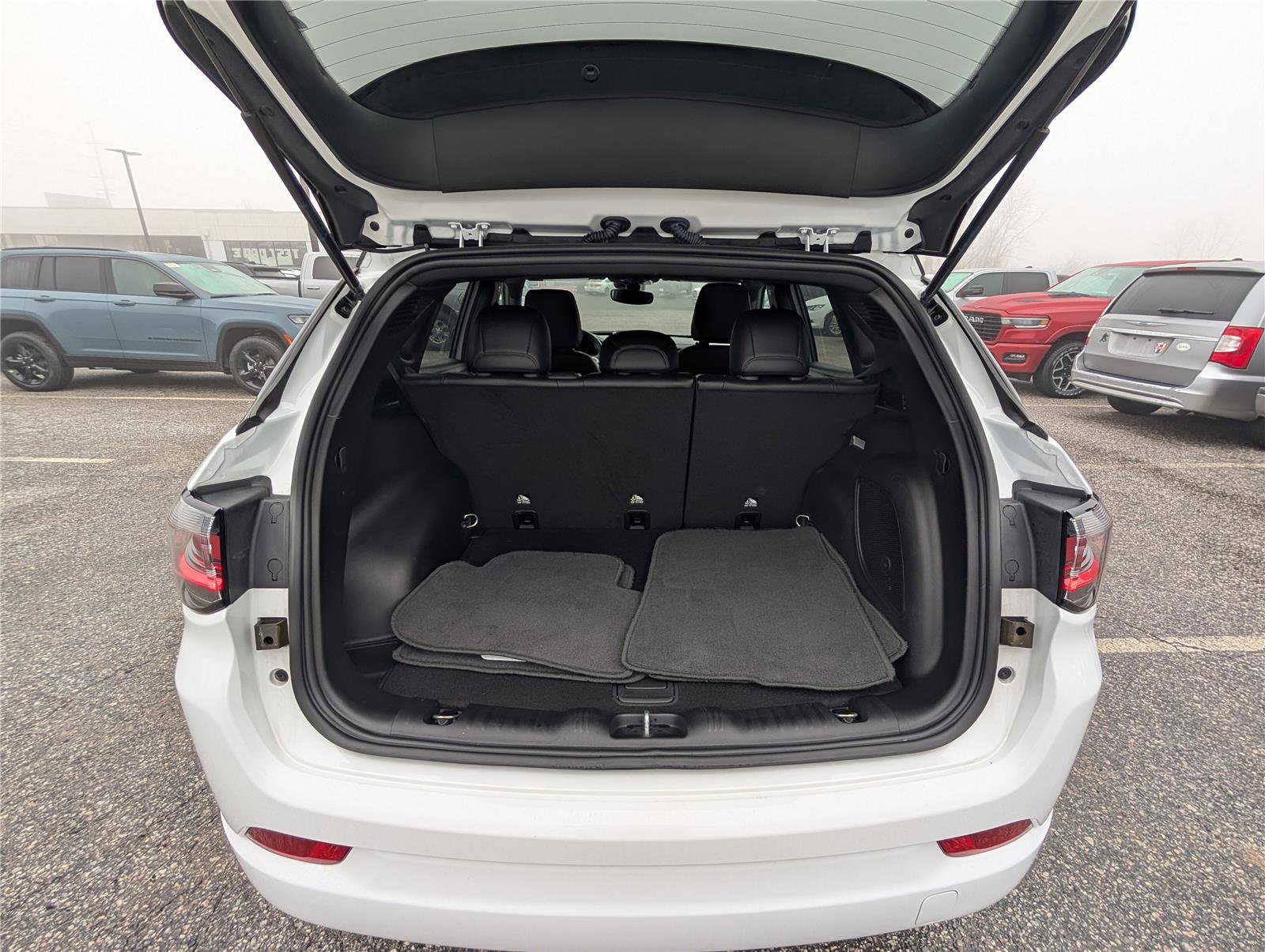 Used 2022 Jeep Compass High Altitude image 12