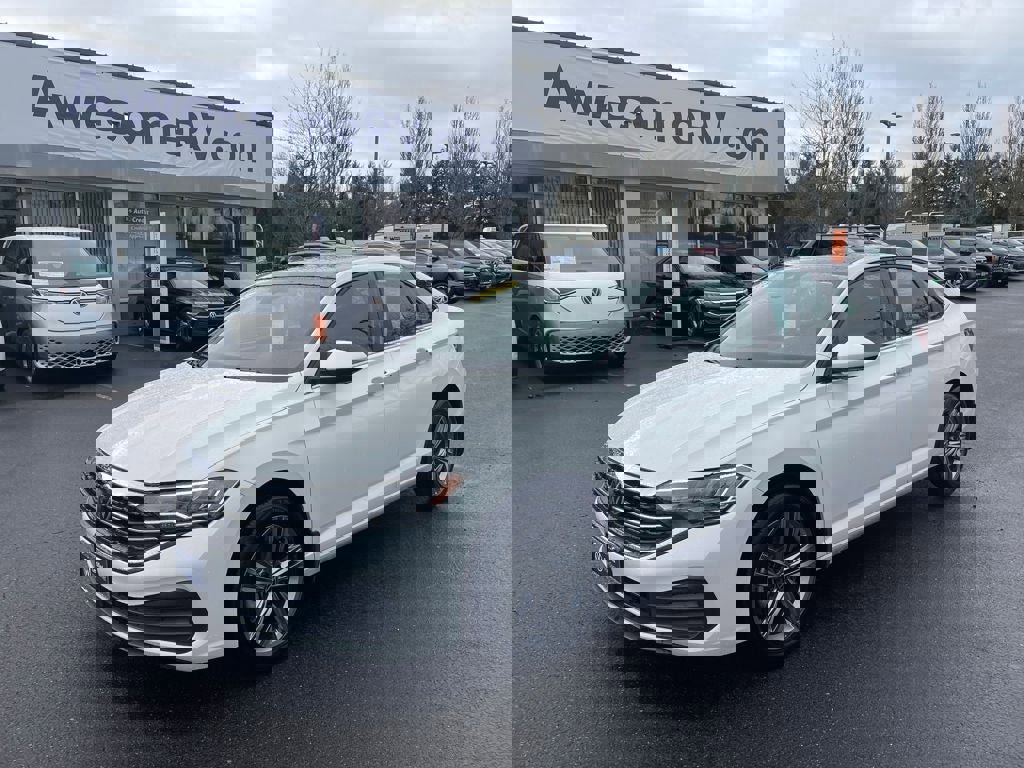 Certified 2023 Volkswagen Jetta SE w/ Panoramic Sunroof Package image 11