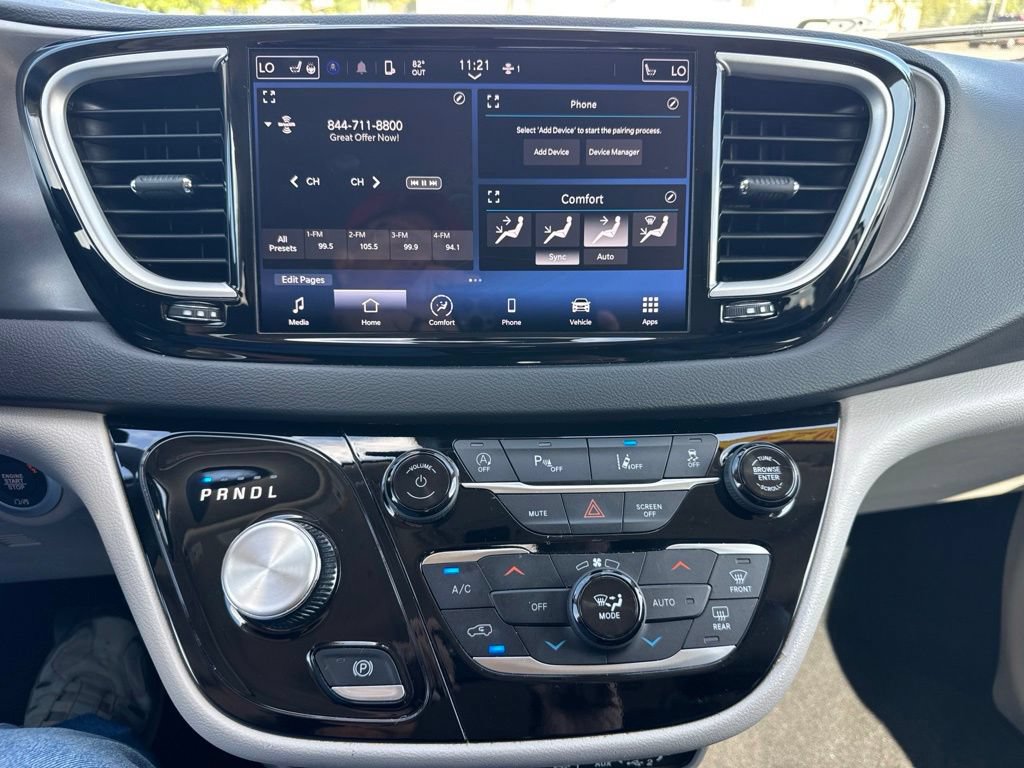 Used 2024 Chrysler Pacifica Touring-L FWD image 30