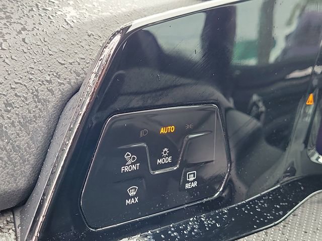 Used 2024 Volkswagen Golf R image 22