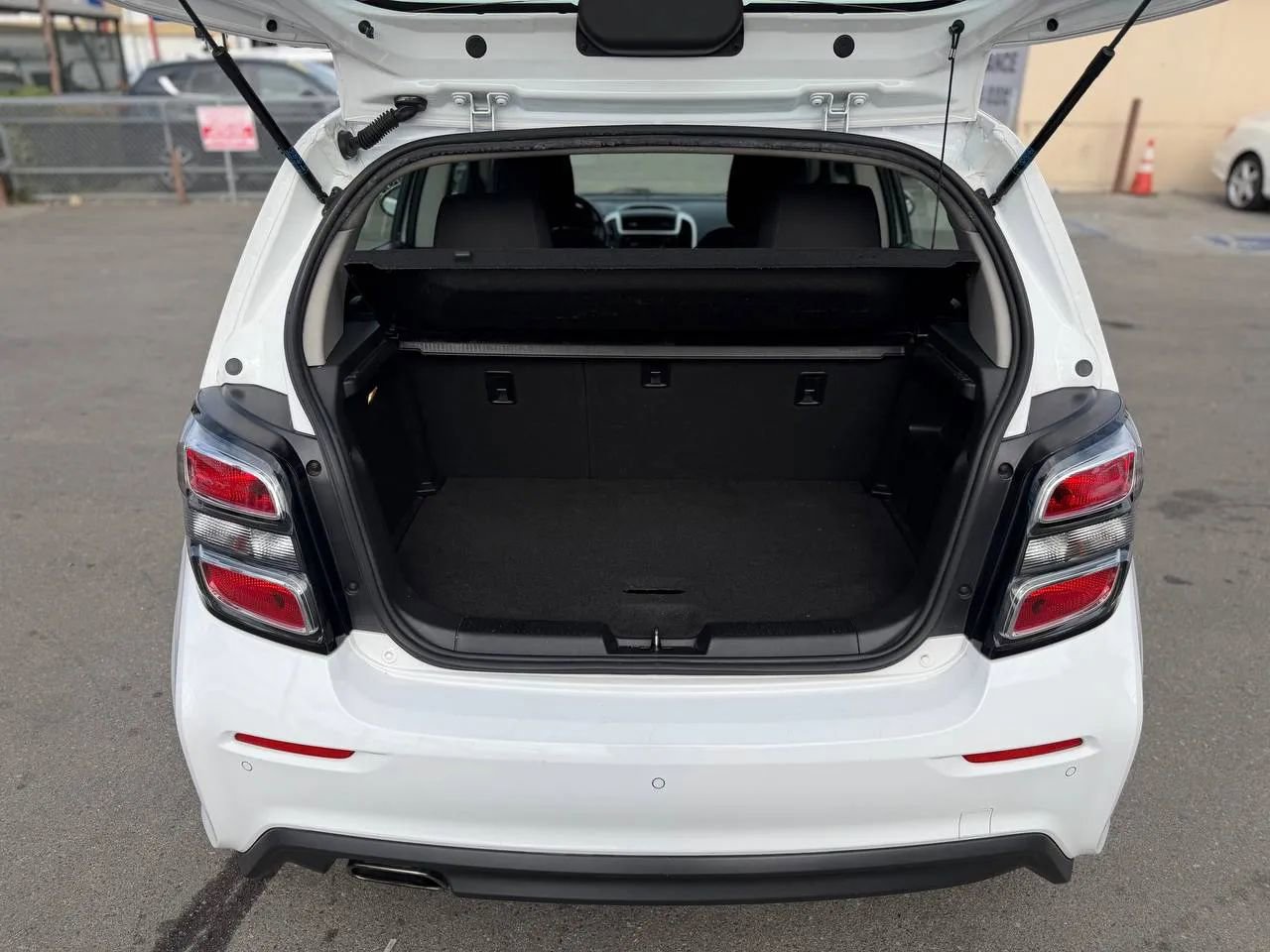 Used 2017 Chevrolet Sonic LT w/ Convenience Package FWD image 29