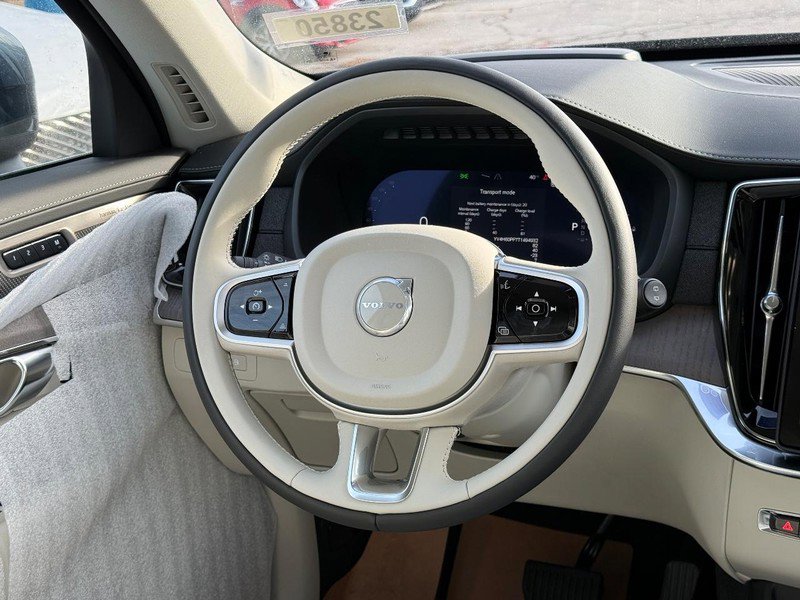 New 2026 Volvo XC90 T8 Ultra w/ Protection Package Premier image 8