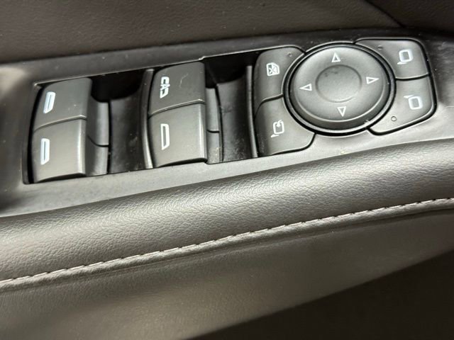 Used 2023 Buick Enclave Avenir w/ Avenir Technology Package image 34