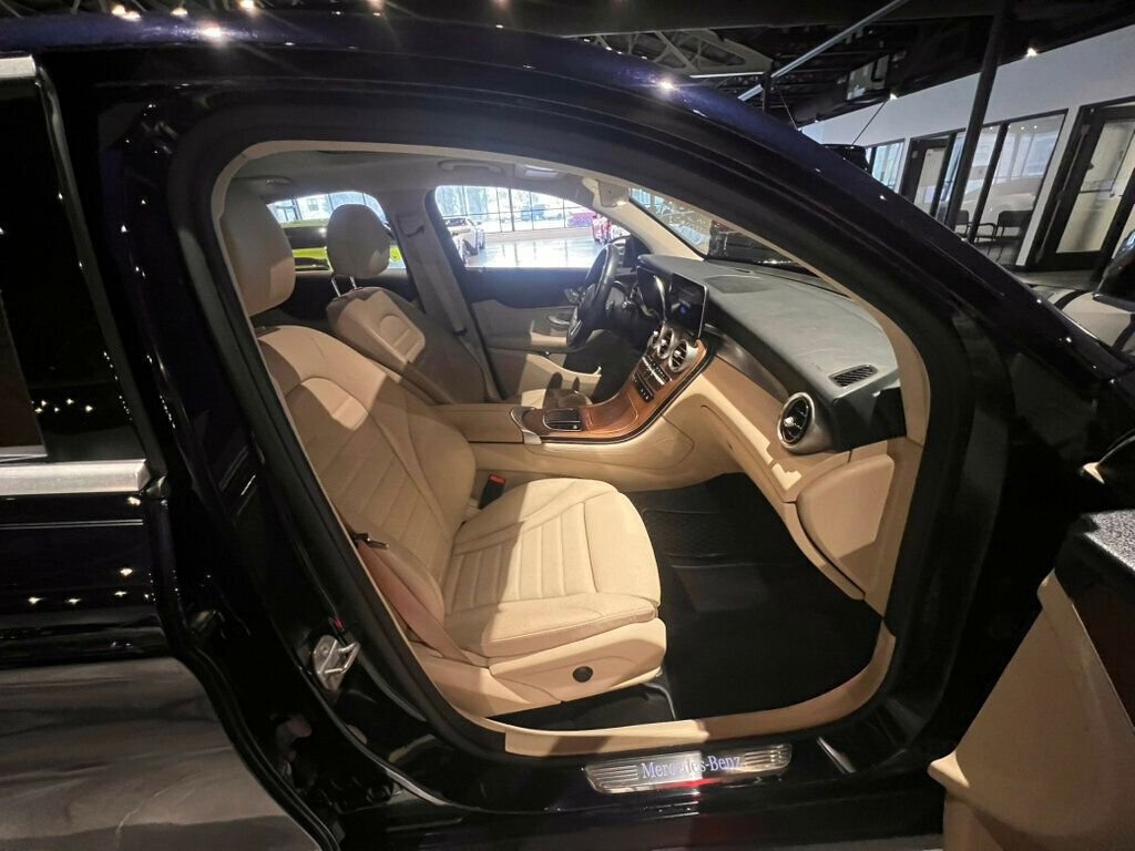 Used 2020 Mercedes-Benz GLC 300 4MATIC Coupe image 31