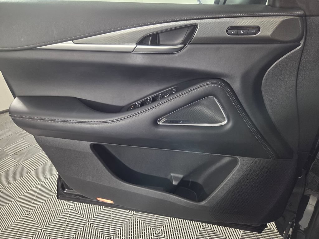 Used 2025 INFINITI QX60 Luxe w/ Black Edition FWD image 19