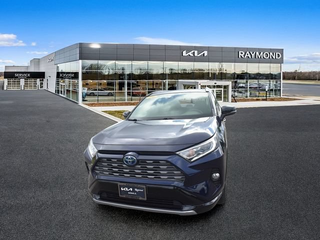 Used 2019 Toyota RAV4 XSE w/ XSE Weather Package AWD/4WD image 7