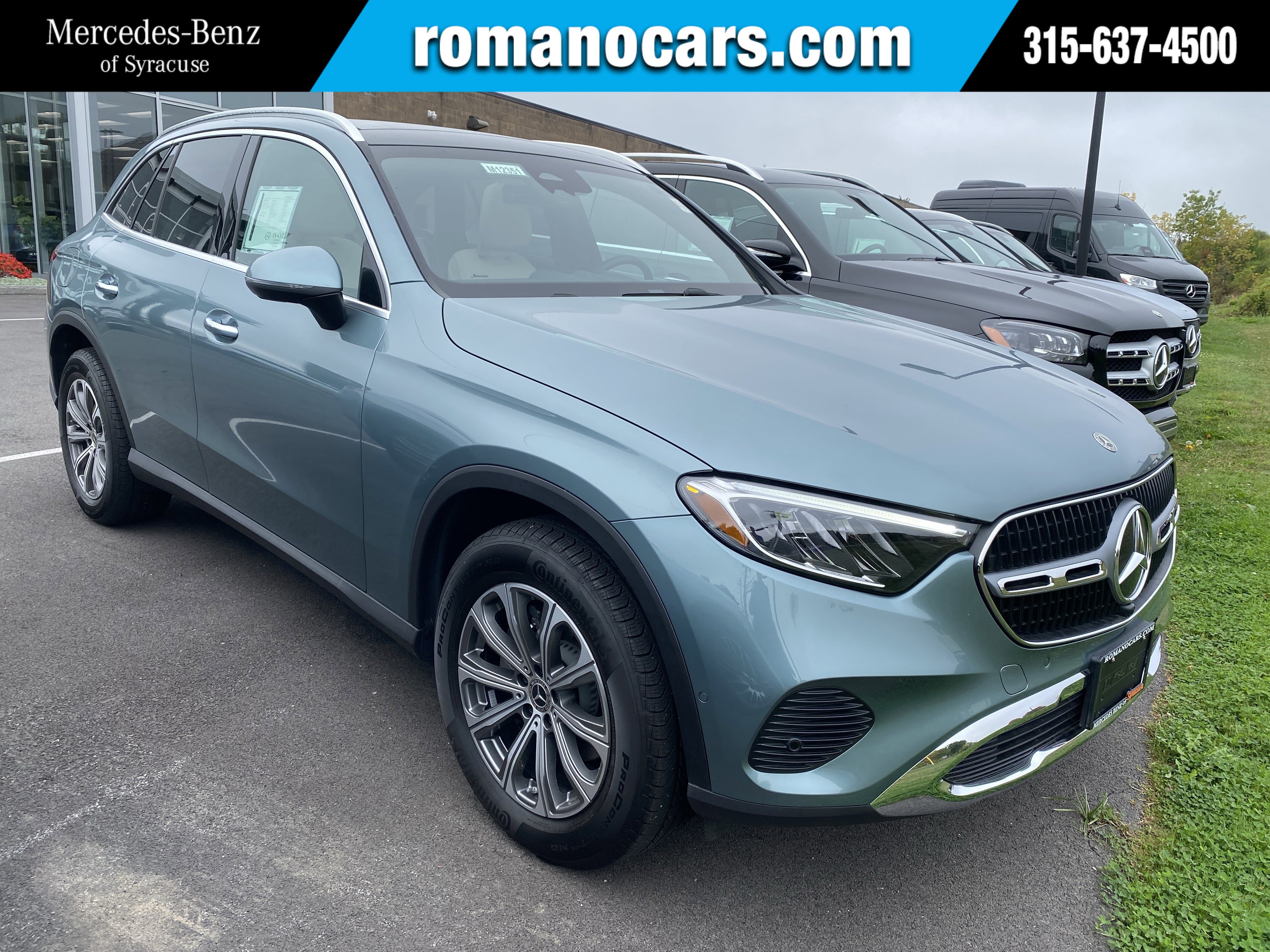 Used 2025 Mercedes-Benz GLC 300 4MATIC image 1