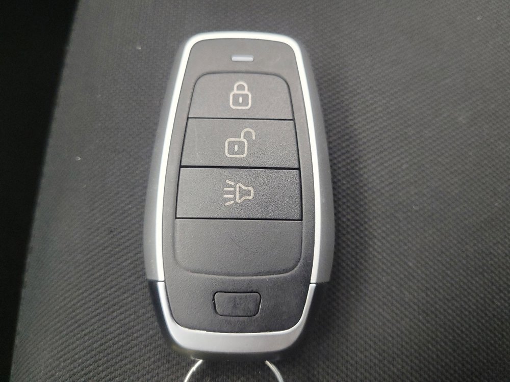 Used 2021 Nissan Versa SV image 32