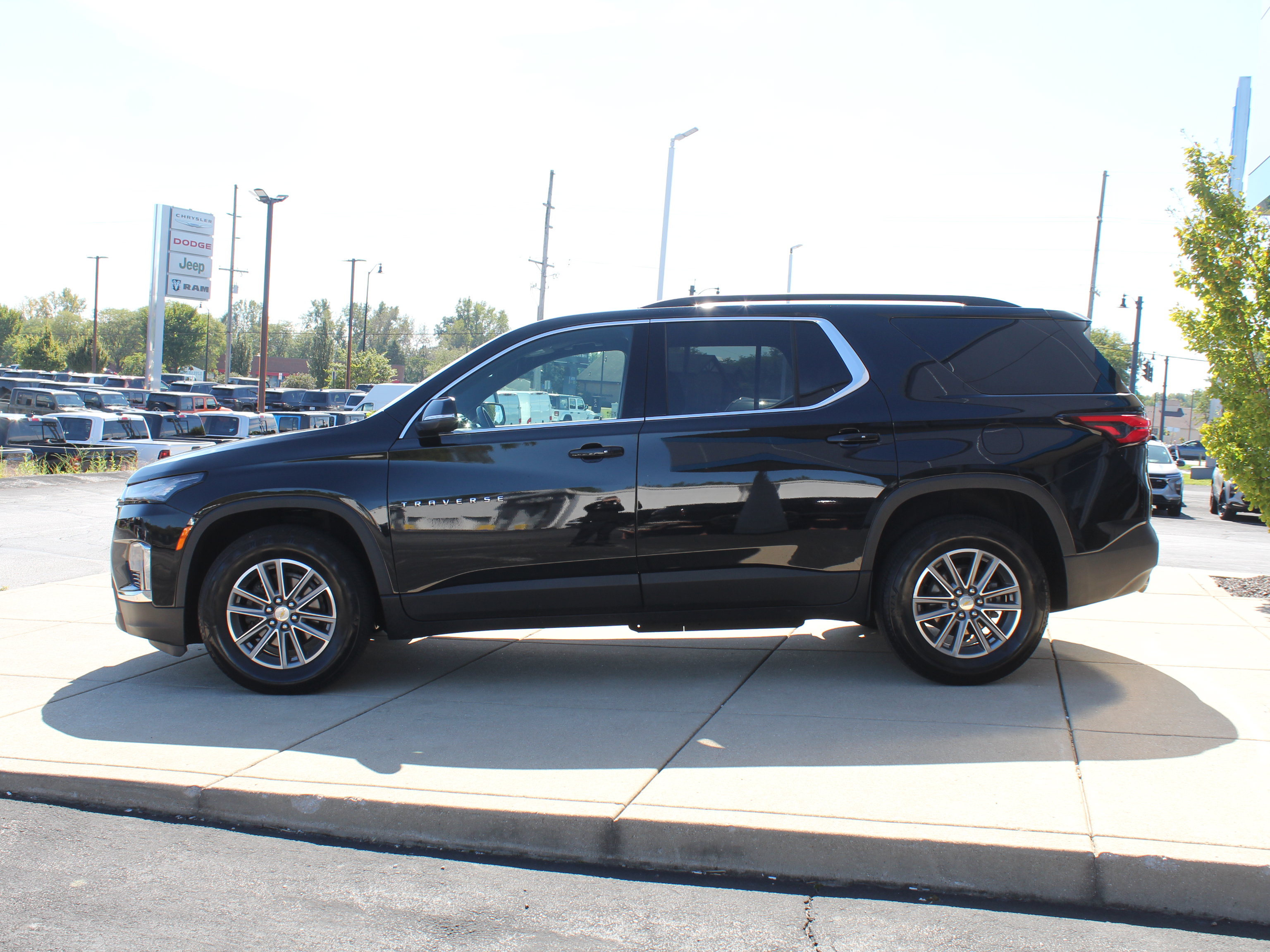 Certified 2023 Chevrolet Traverse LT AWD/4WD image 9