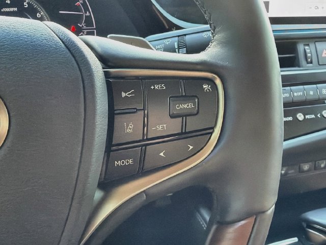 Used 2025 Lexus ES 350 w/ Technology Package FWD image 38