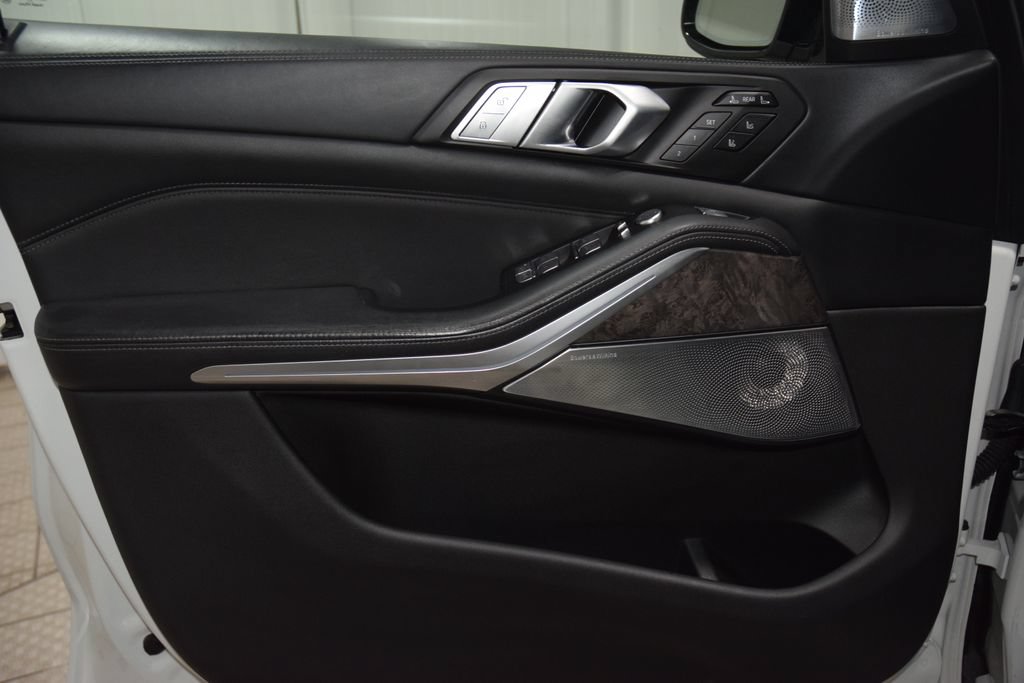 Used 2020 BMW X7 M50i w/ Dynamic Handling Package AWD/4WD image 58