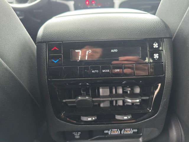 Used 2025 Jeep Grand Cherokee L Laredo w/ Luxury Tech Group I image 14