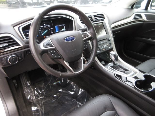 Used 2016 Ford Fusion SE w/ Equipment Group 502A image 13