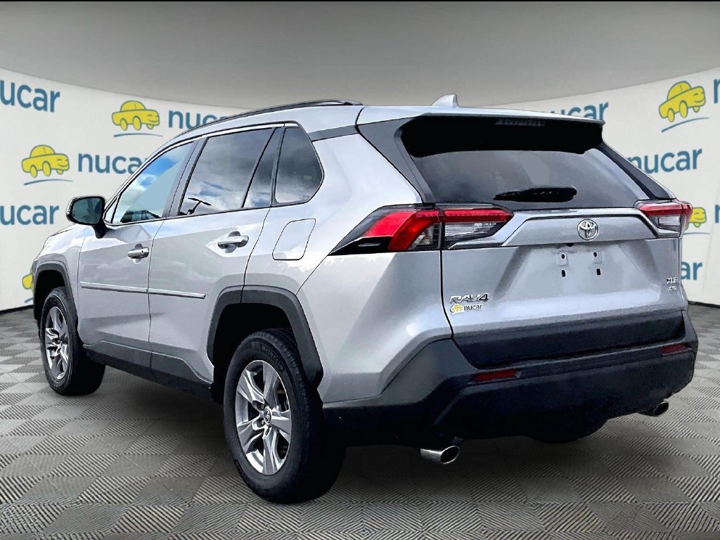 Used 2022 Toyota RAV4 XLE AWD/4WD image 4