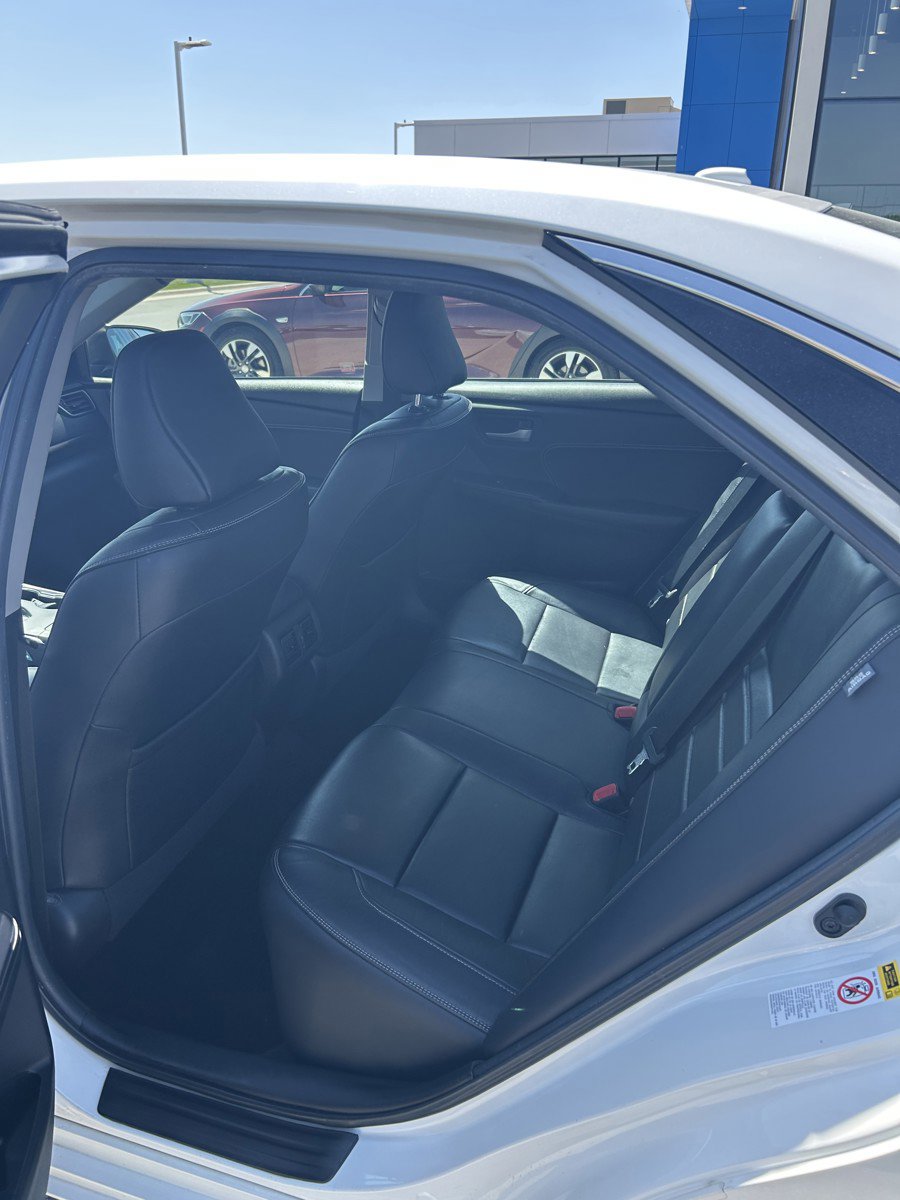 Used 2015 Toyota Camry XLE FWD image 18