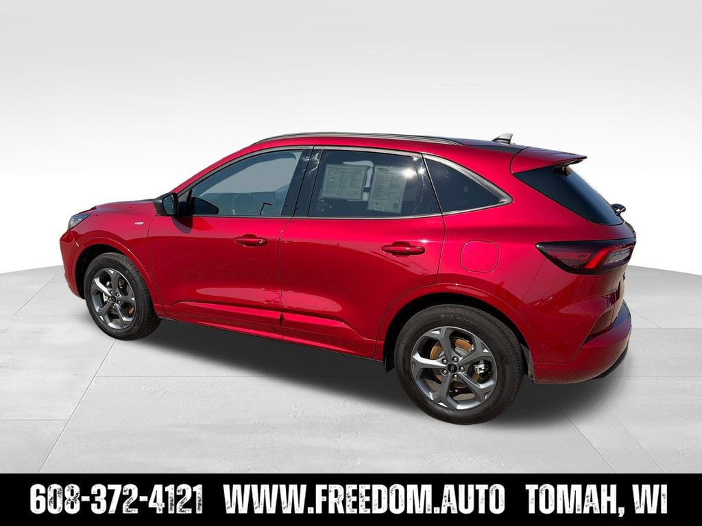 Used 2024 Ford Escape ST-Line w/ Tech Pack #1 AWD/4WD image 4