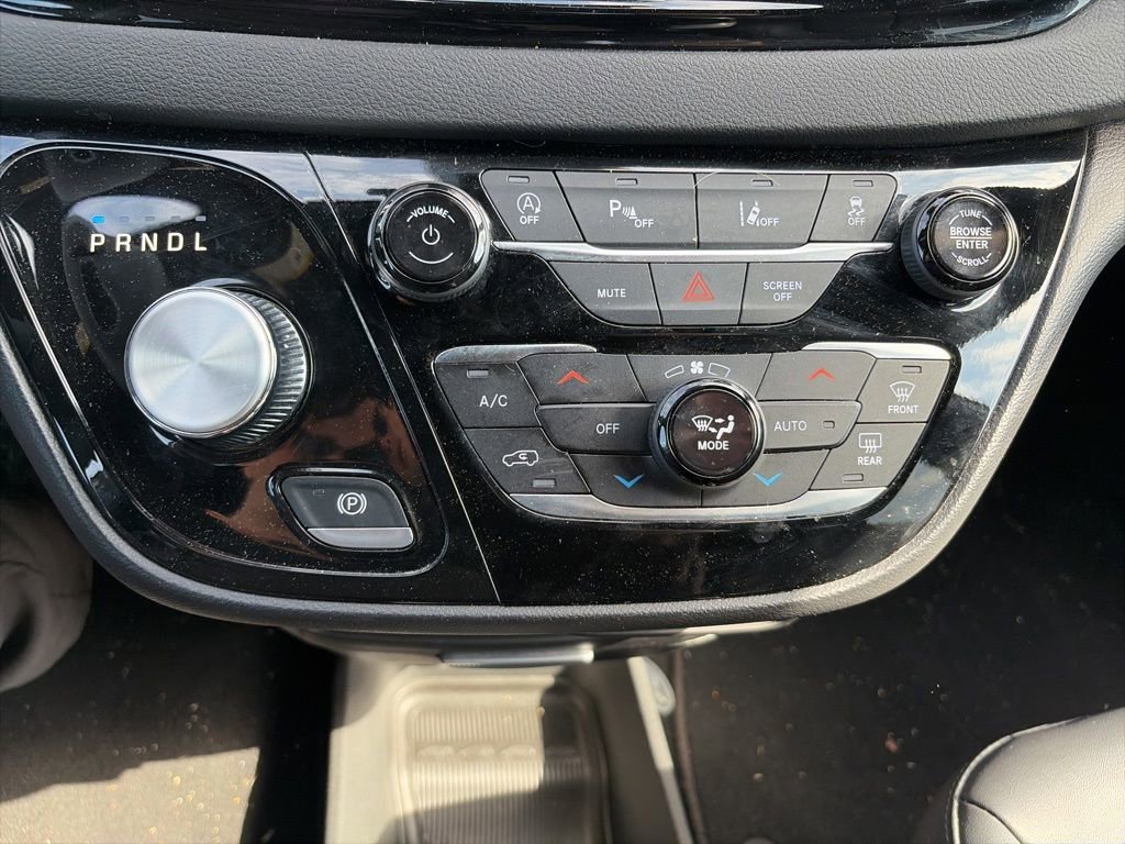 Used 2025 Chrysler Pacifica Select FWD image 22