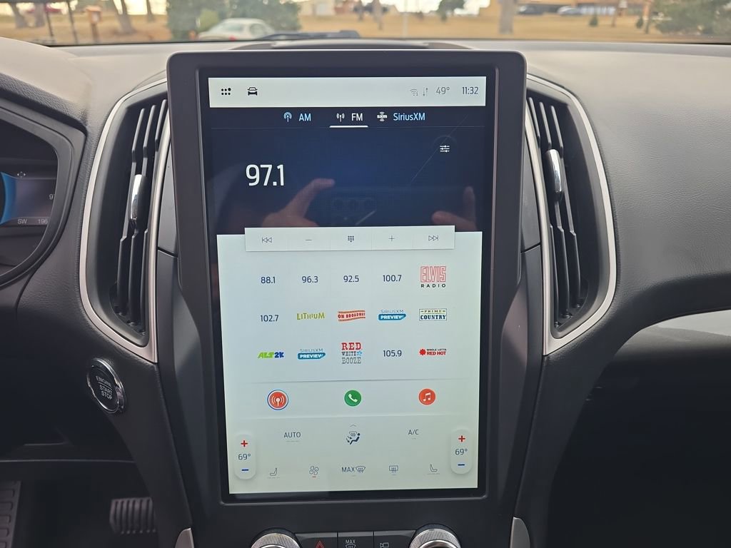 Used 2024 Ford Edge SEL image 19