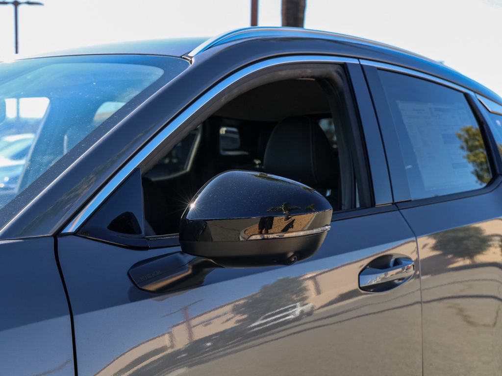New 2026 Nissan Kicks SR FWD image 12