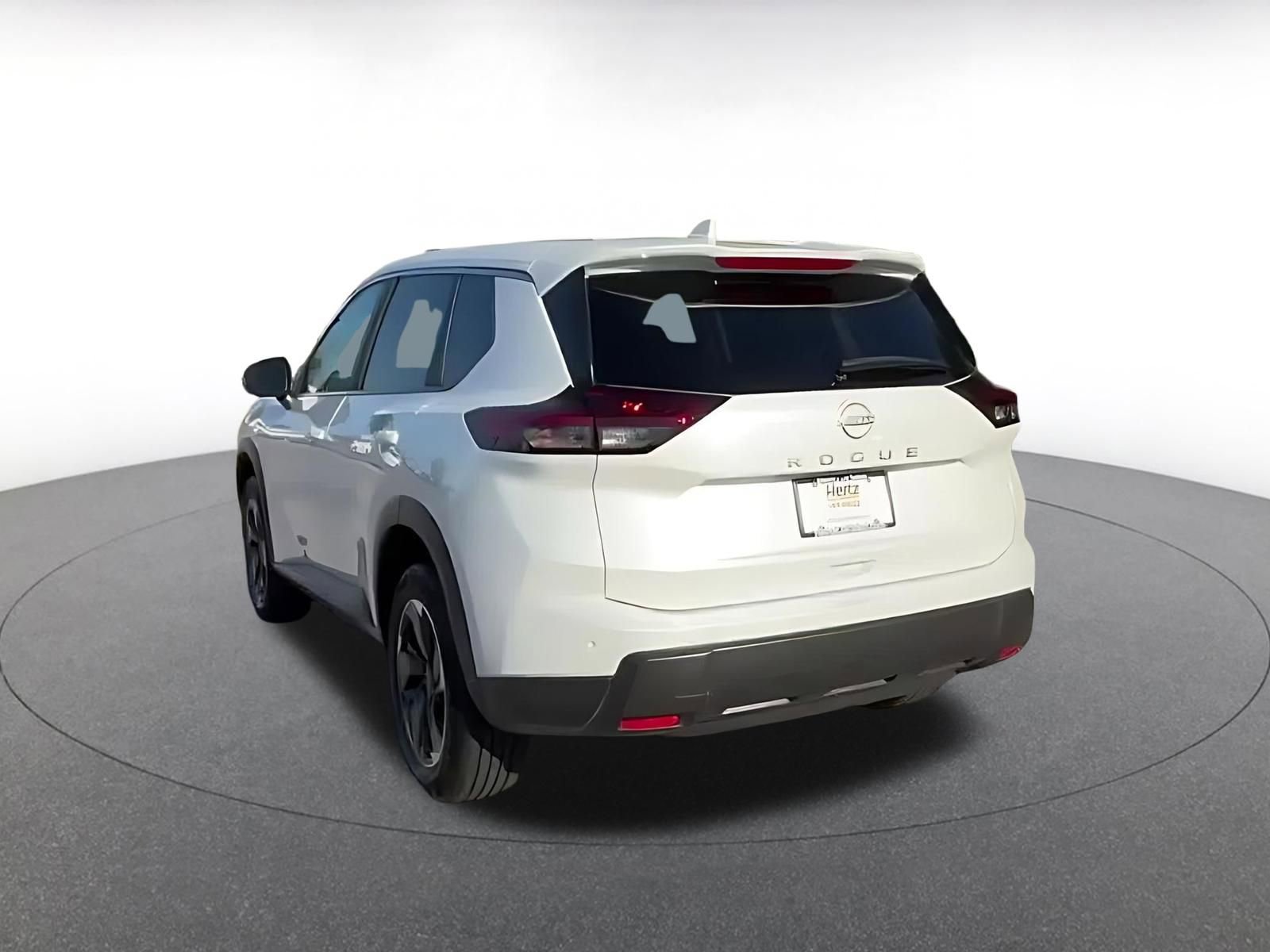 Used 2025 Nissan Rogue SV FWD image 11