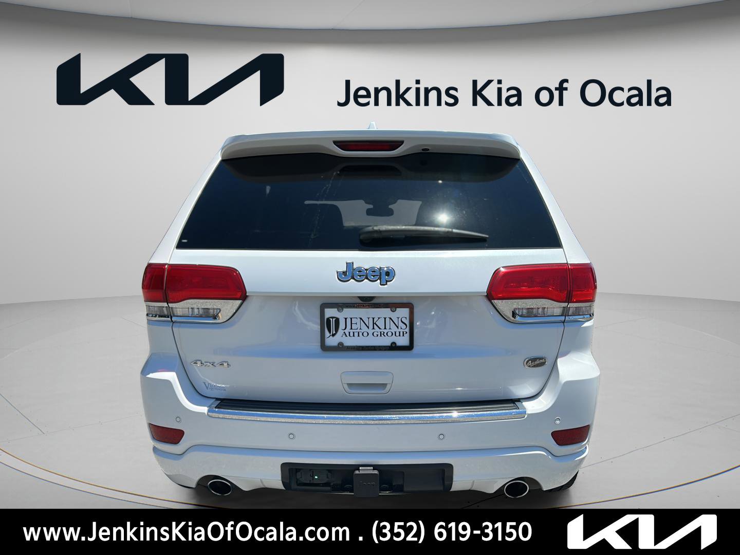 Used 2020 Jeep Grand Cherokee Overland AWD/4WD image 4