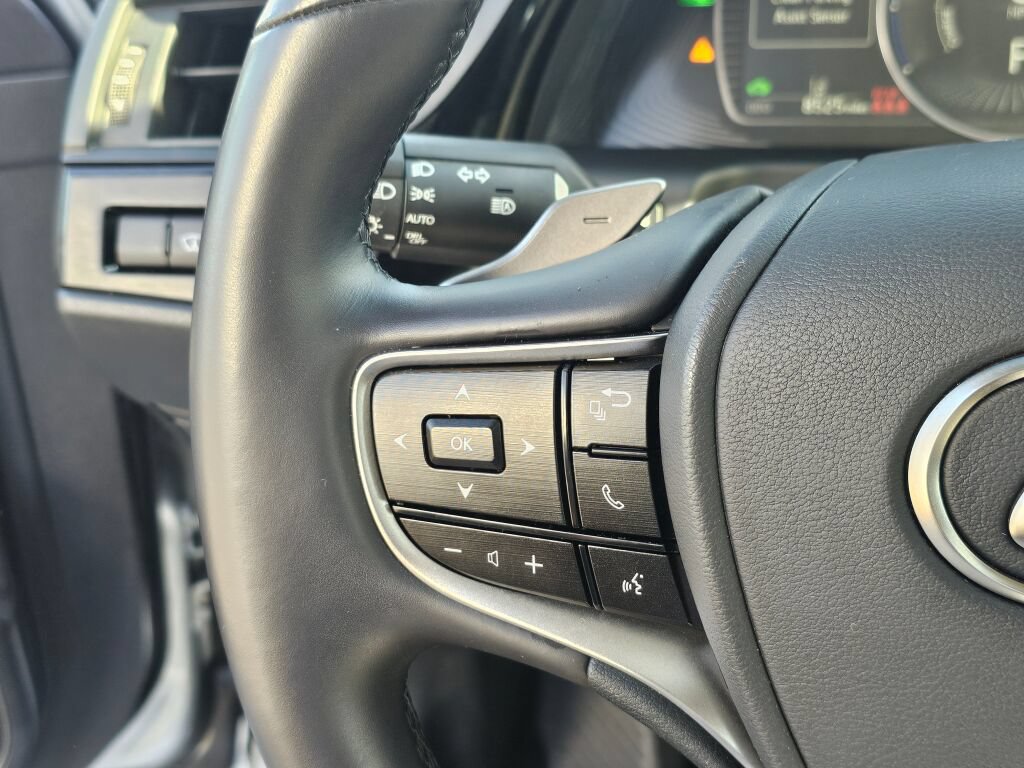 Used 2025 Lexus ES 300h w/ Premium Package FWD image 31