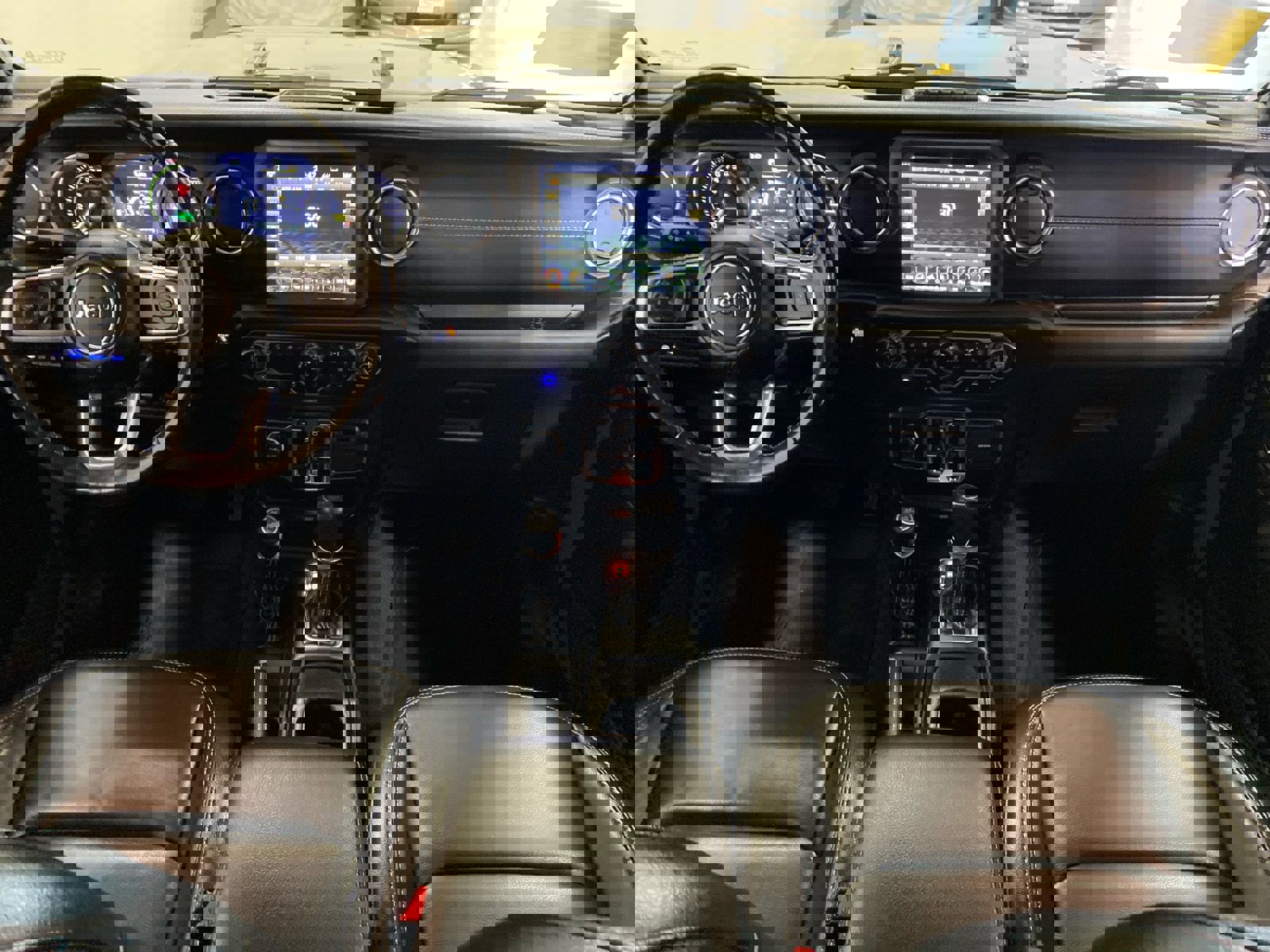 Used 2022 Jeep Wrangler Unlimited Sahara w/ Cold Weather Group image 11