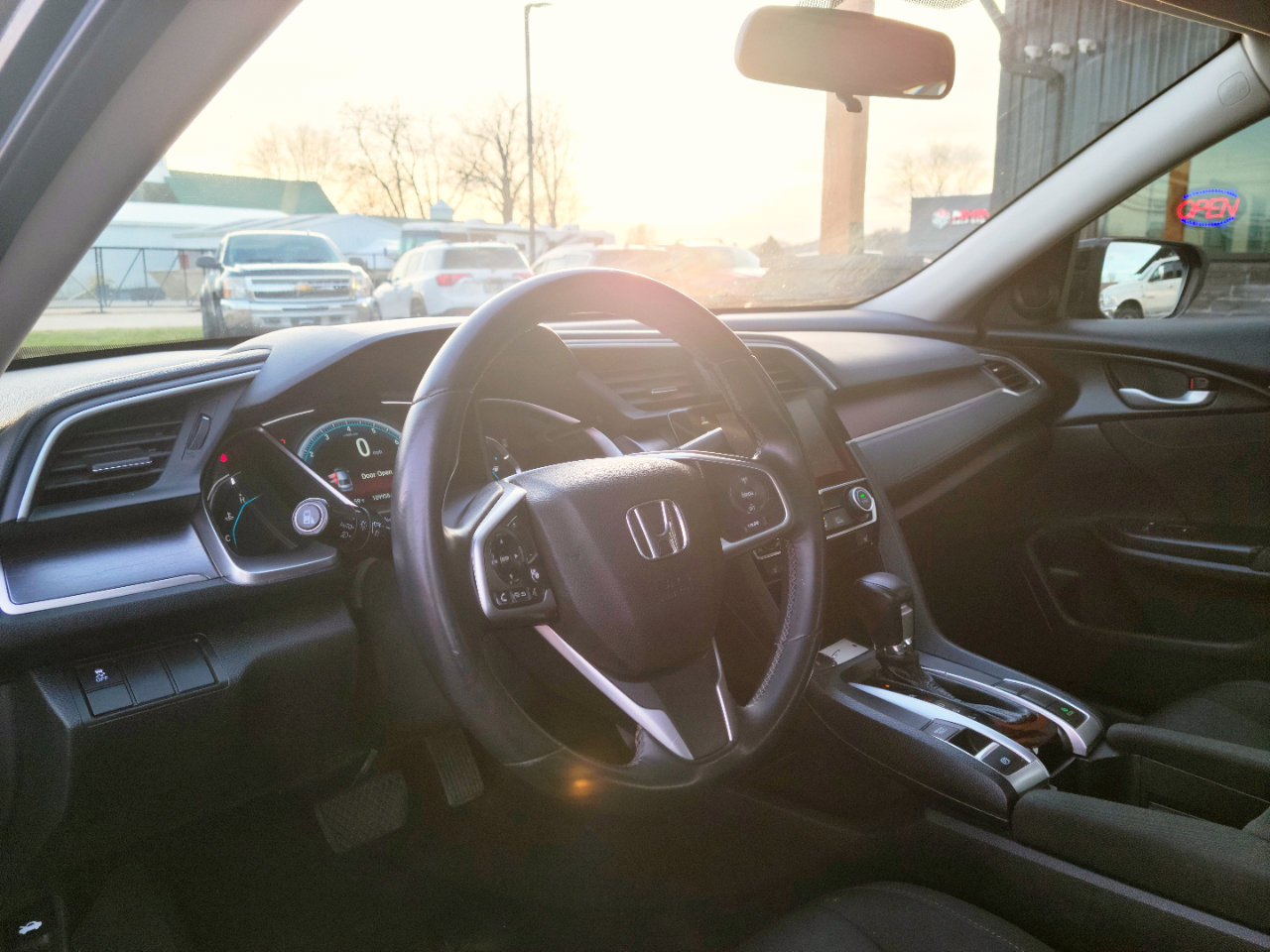 Used 2018 Honda Civic EX-T image 9