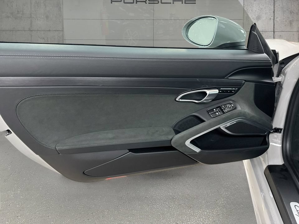 Certified 2025 Porsche 718 Cayman GTS RWD image 19