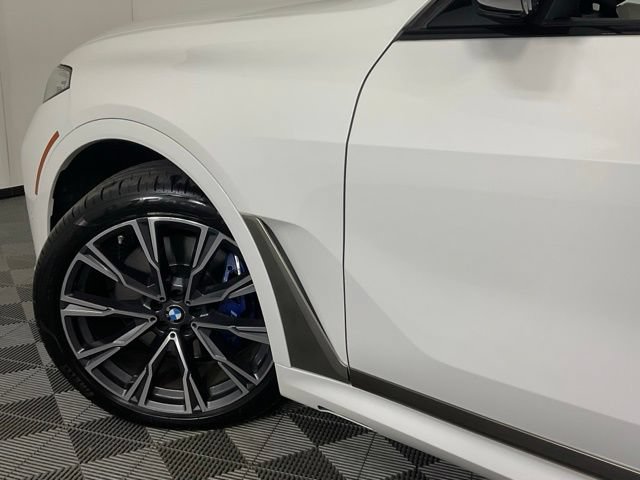 Used 2020 BMW X7 M50i w/ Dynamic Handling Package AWD/4WD image 33