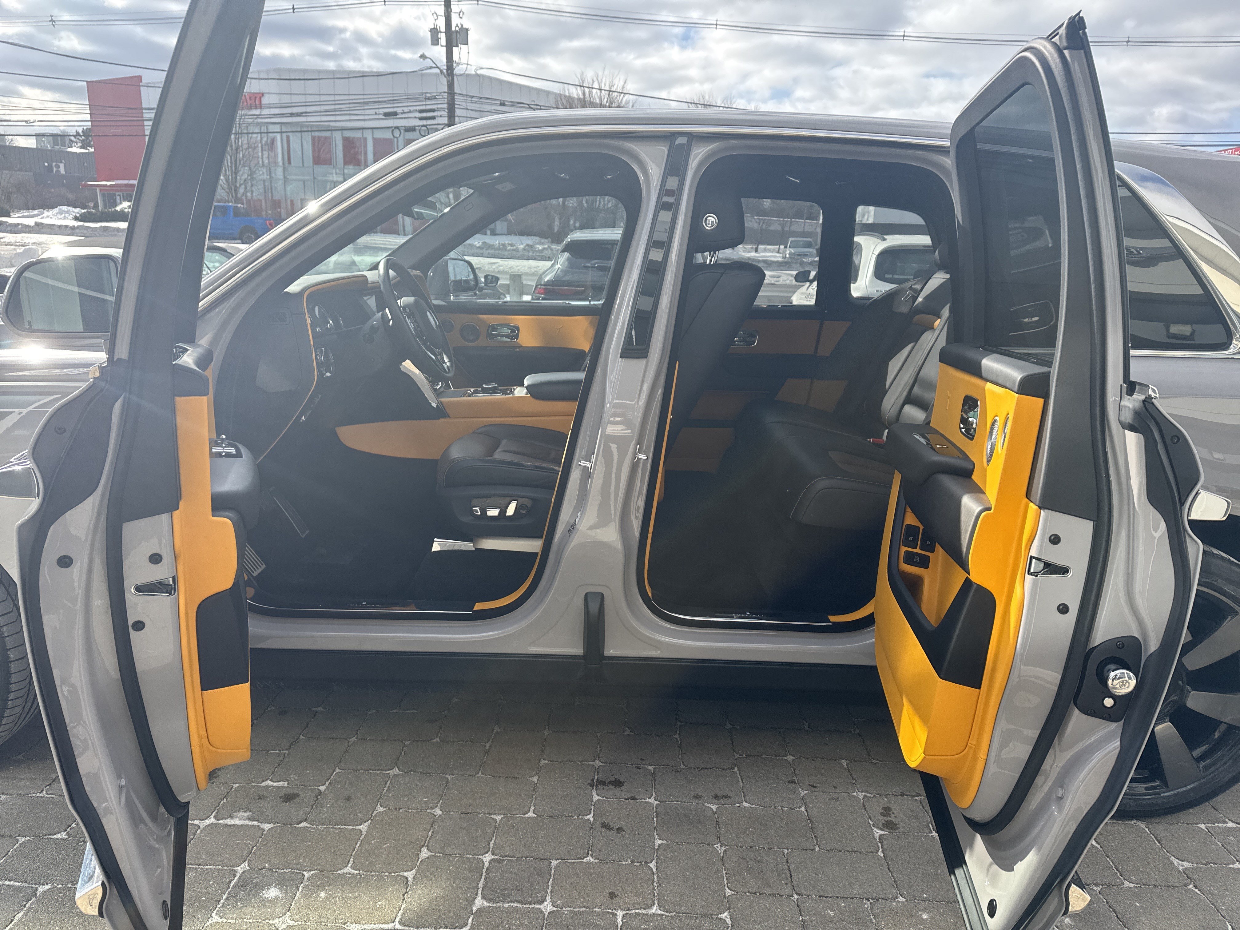 Certified 2024 Rolls-Royce Cullinan w/ Interior Detailing Package AWD/4WD image 40