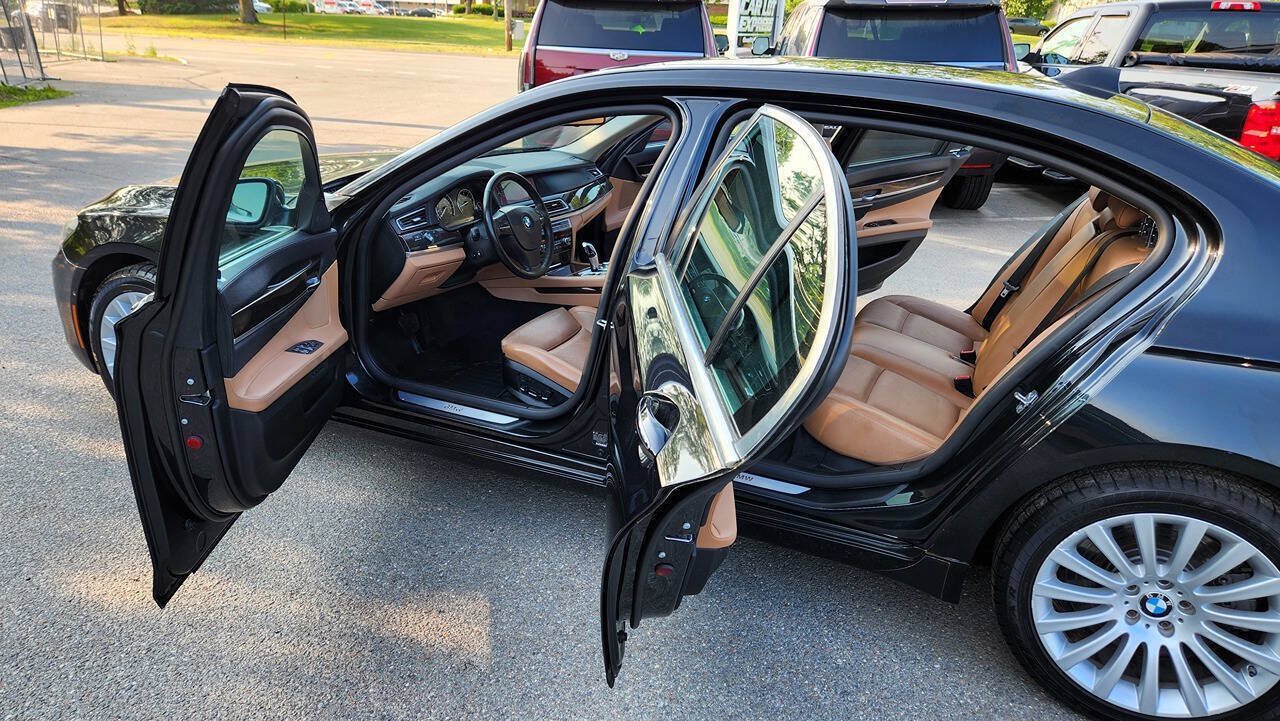 Used 2011 BMW 750Li xDrive AWD/4WD image 25