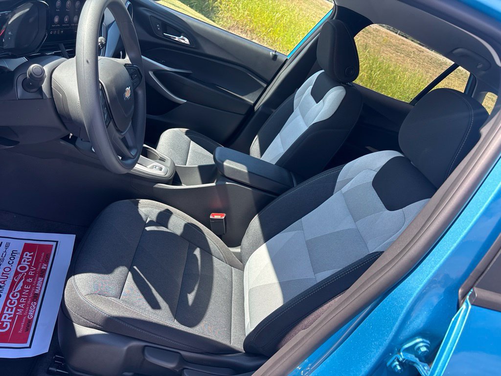 New 2026 Chevrolet Trax LS w/ LS Convenience Package FWD image 11
