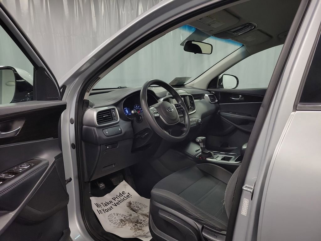 Used 2020 Kia Sorento L image 13