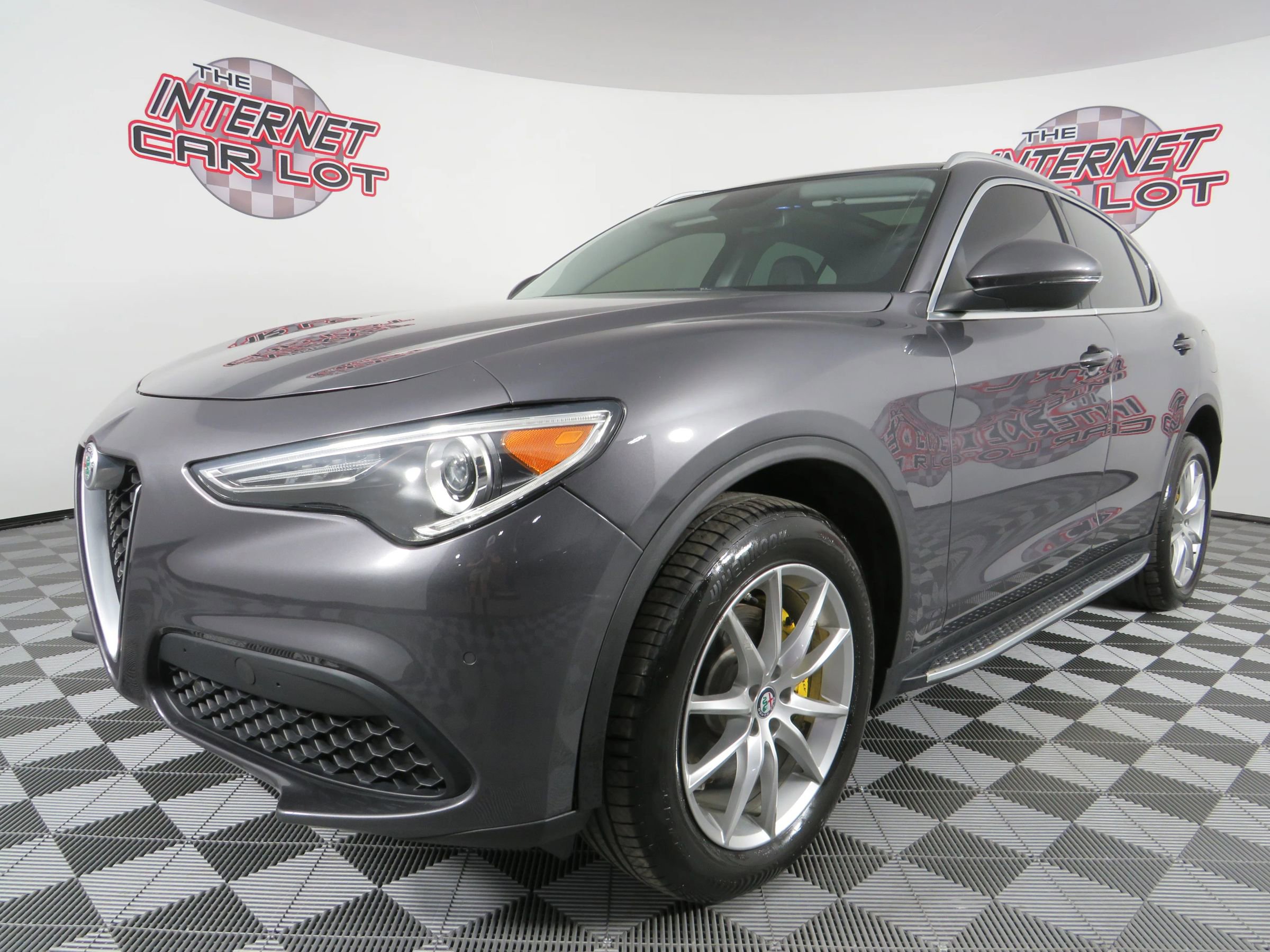 Used 2018 Alfa Romeo Stelvio Ti image 3