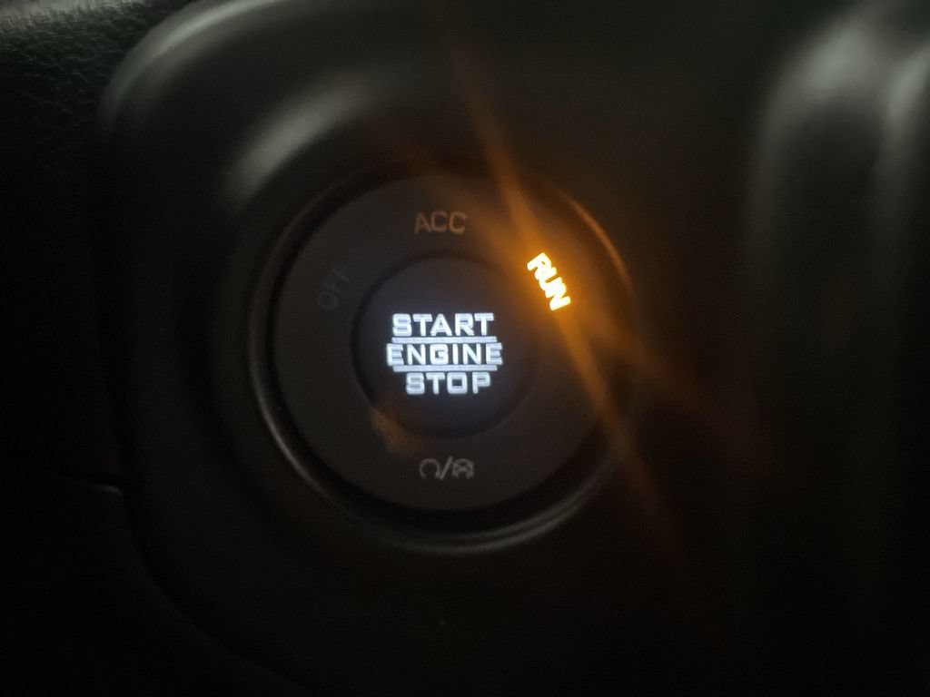 Used 2023 Jeep Wrangler Unlimited Sahara AWD/4WD image 11