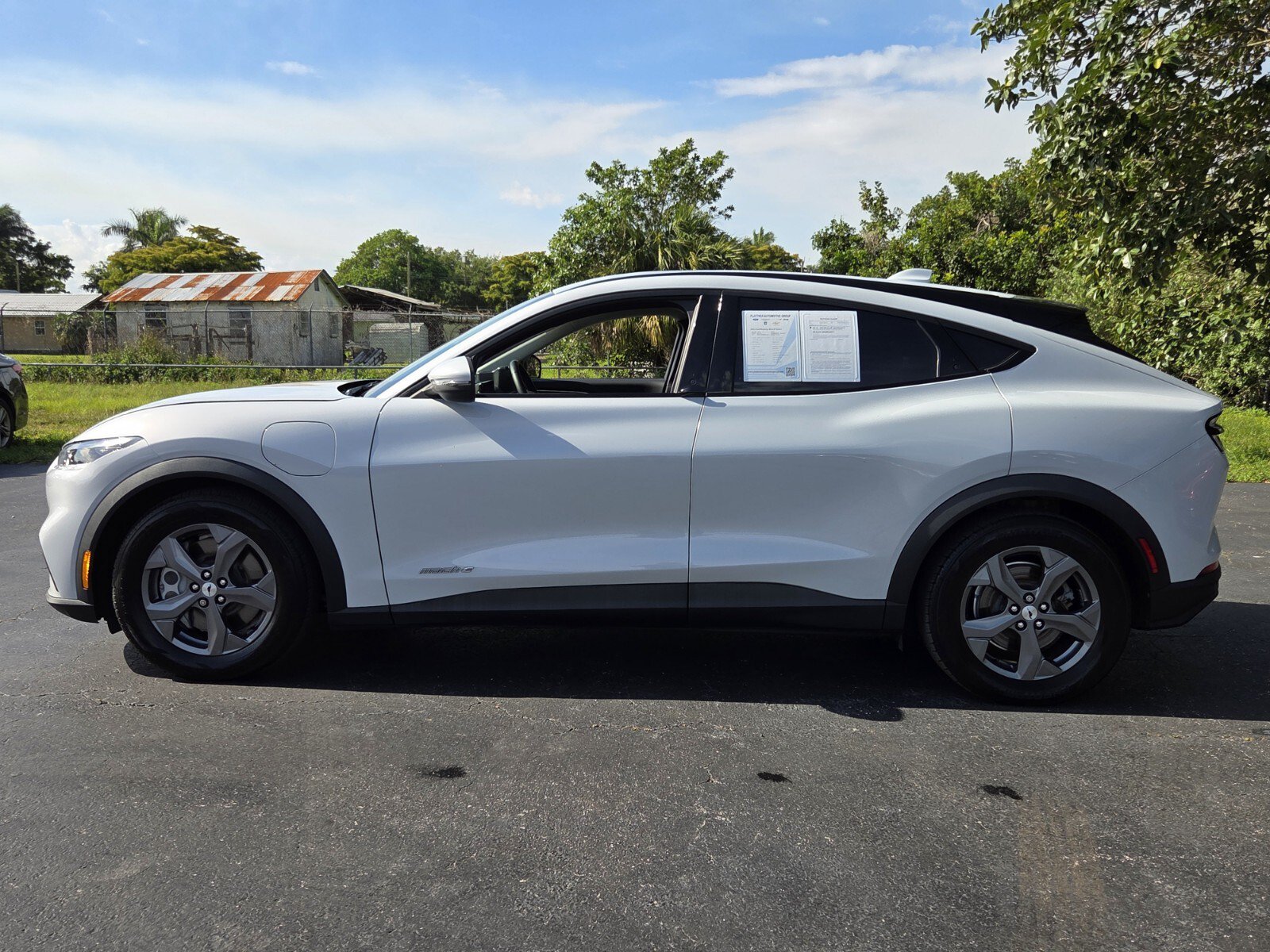 Used 2022 Ford Mustang Mach-E Select RWD image 2