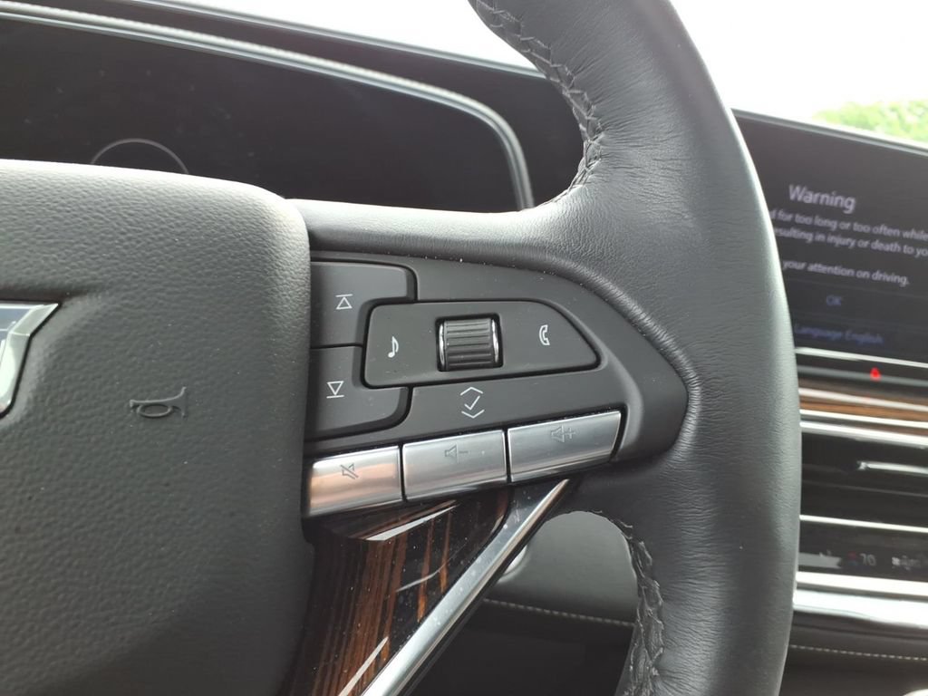 Used 2023 Cadillac Escalade Premium Luxury w/ LPO, Floor Liner Package AWD/4WD image 19
