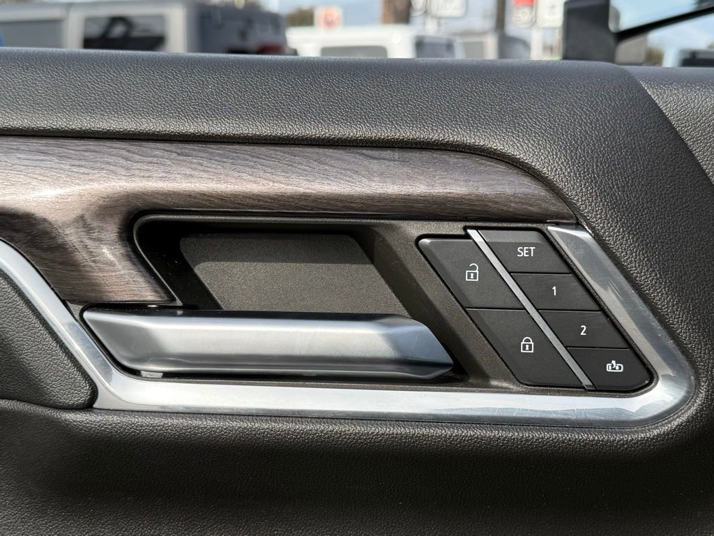 Used 2024 Chevrolet Silverado 2500 LTZ image 17