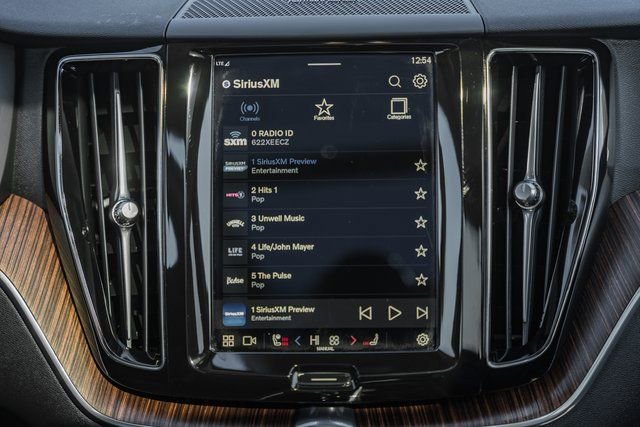 Used 2023 Volvo XC60 B5 Plus w/ Protection Package Premier image 23