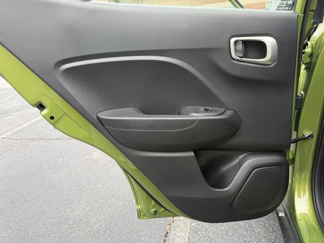 Used 2024 Hyundai Venue SEL image 21