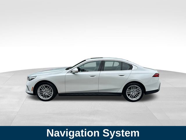 Used 2024 BMW 530i xDrive image 2