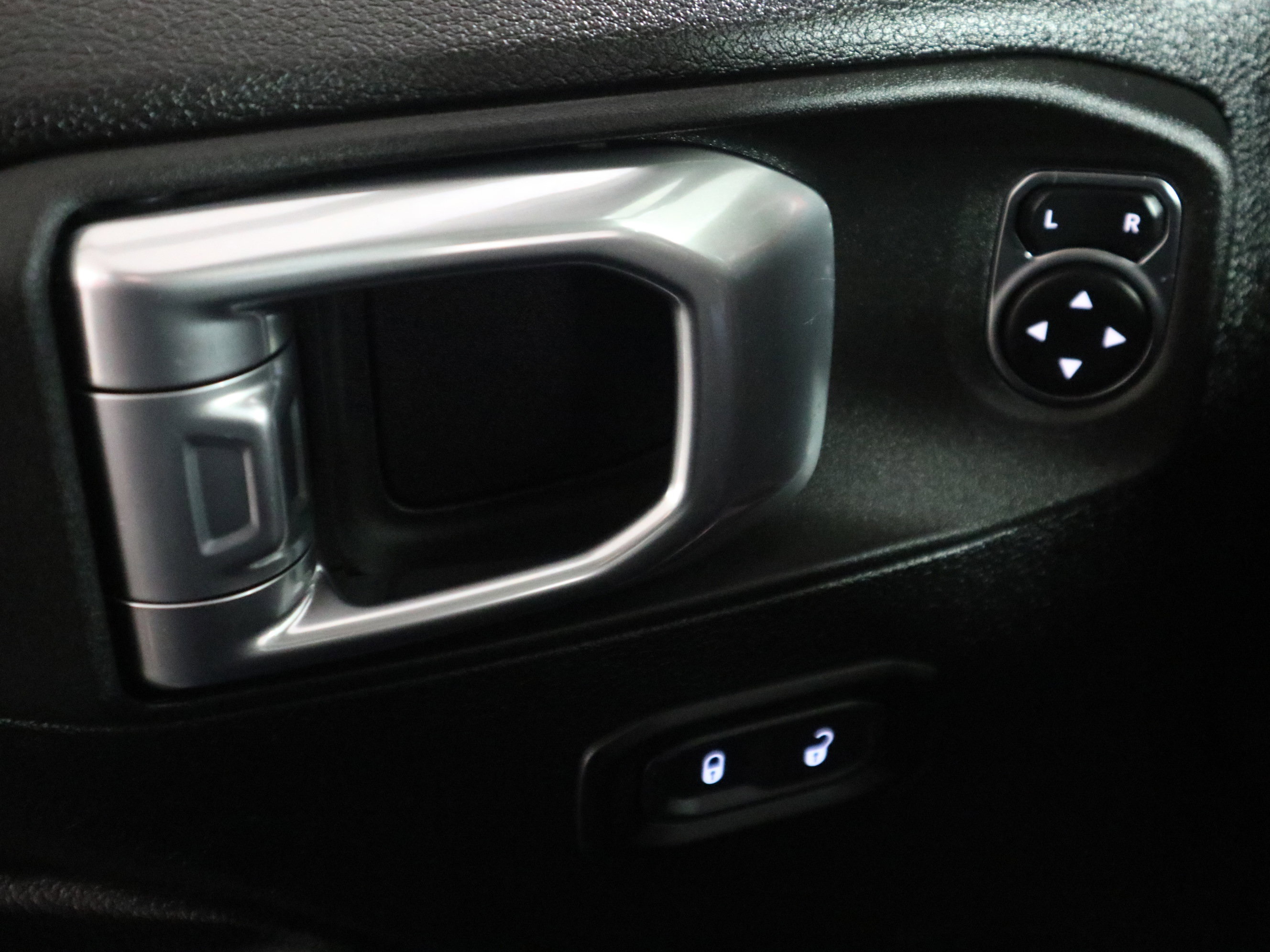 Used 2021 Jeep Gladiator Rubicon w/ Cold Weather Group image 34