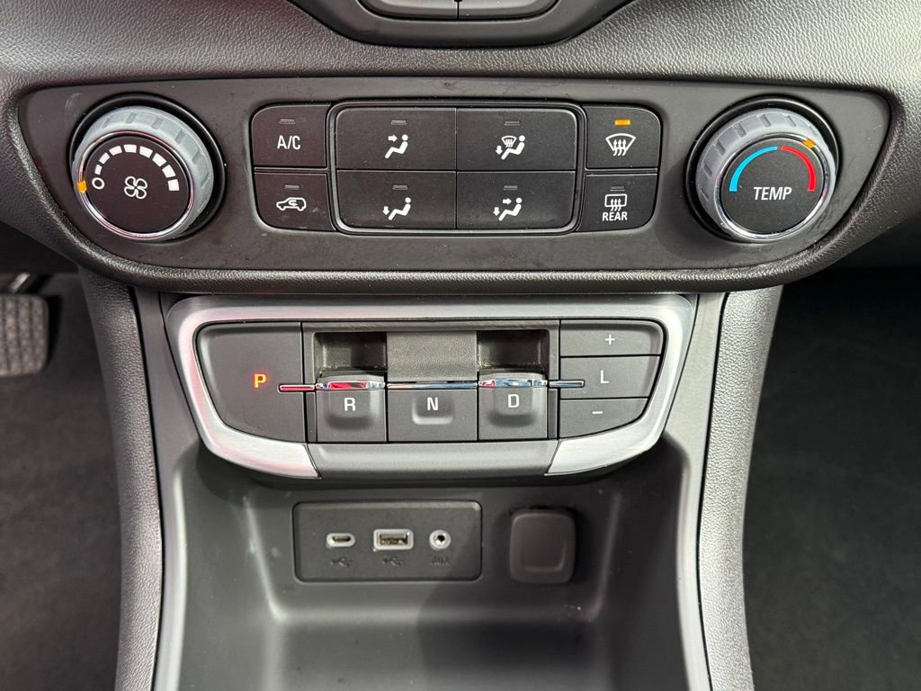 Used 2024 GMC Terrain SLE image 19