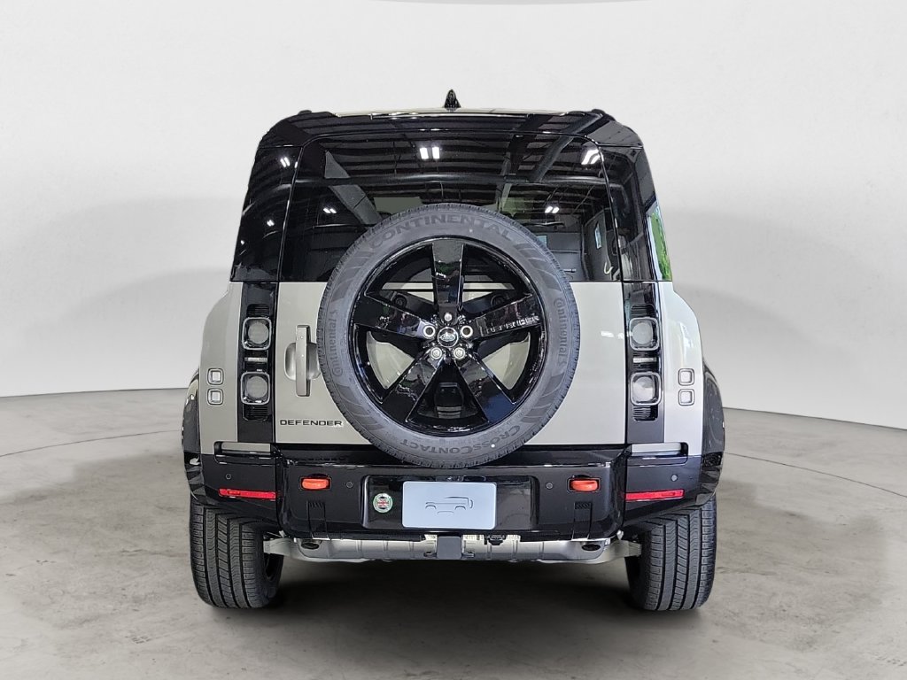 Certified 2024 Land Rover Defender 110 X AWD/4WD image 4