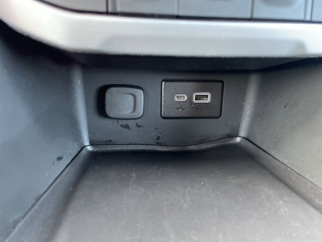 Used 2023 GMC Acadia SLE image 28