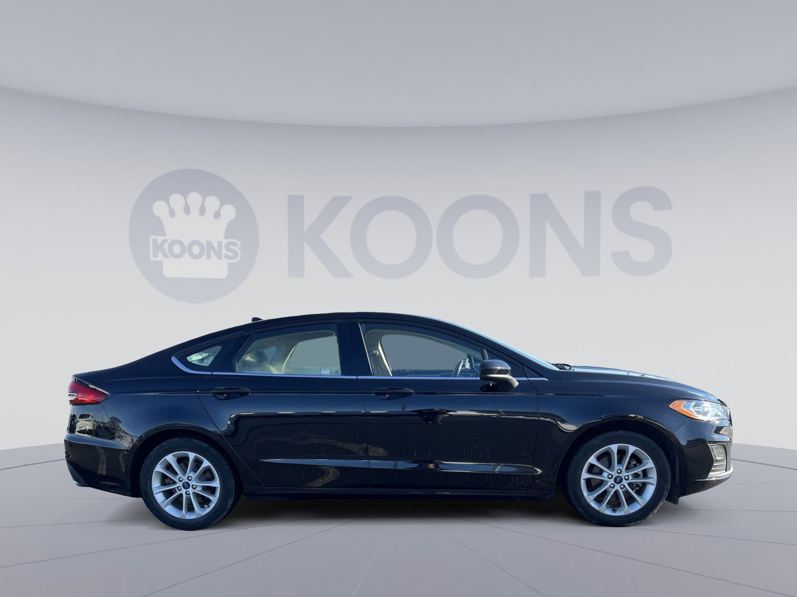 Used 2020 Ford Fusion SE image 8