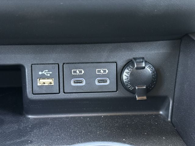Used 2023 Toyota Highlander XLE FWD image 24