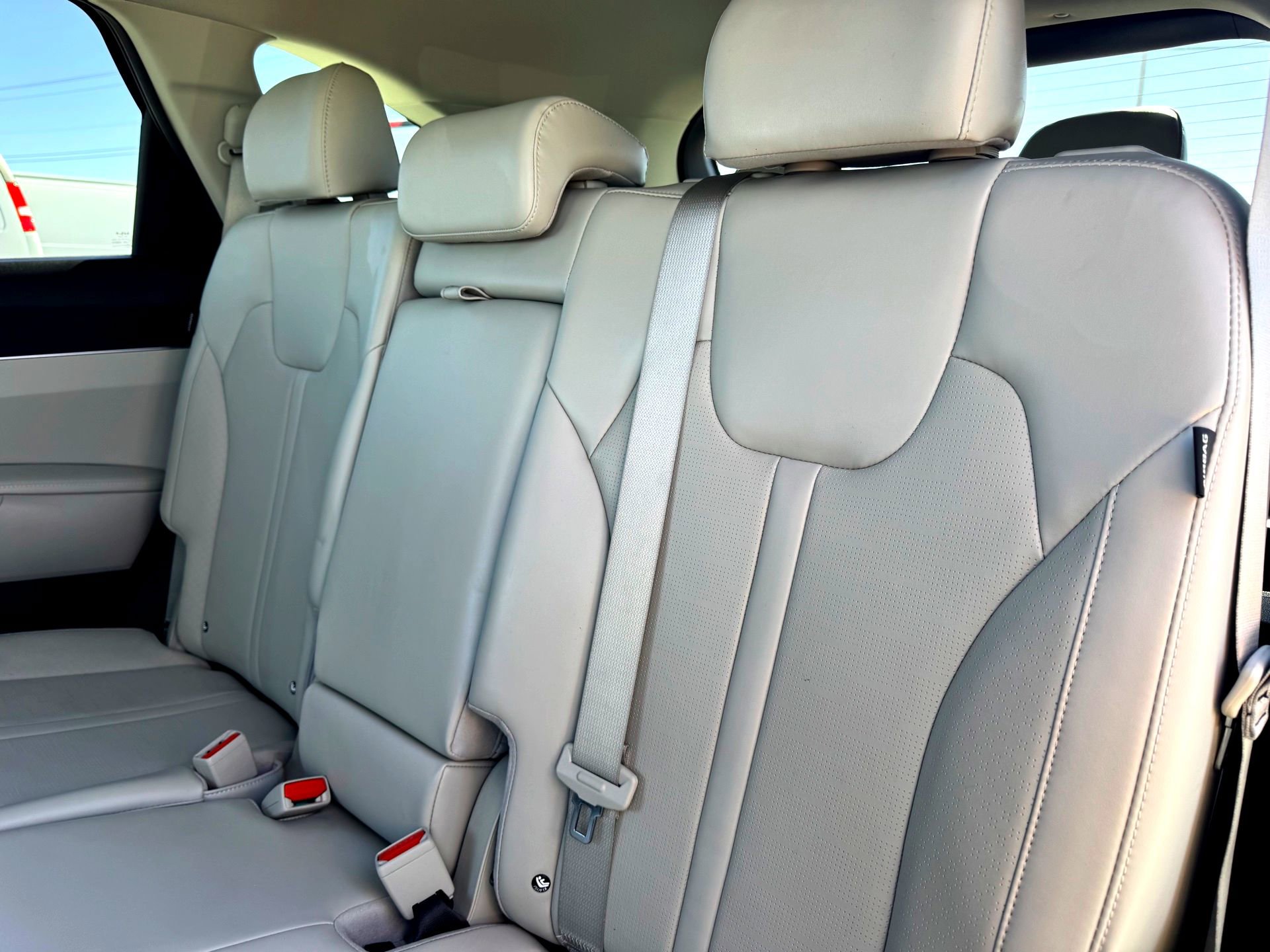 Used 2025 Kia Sorento S image 16