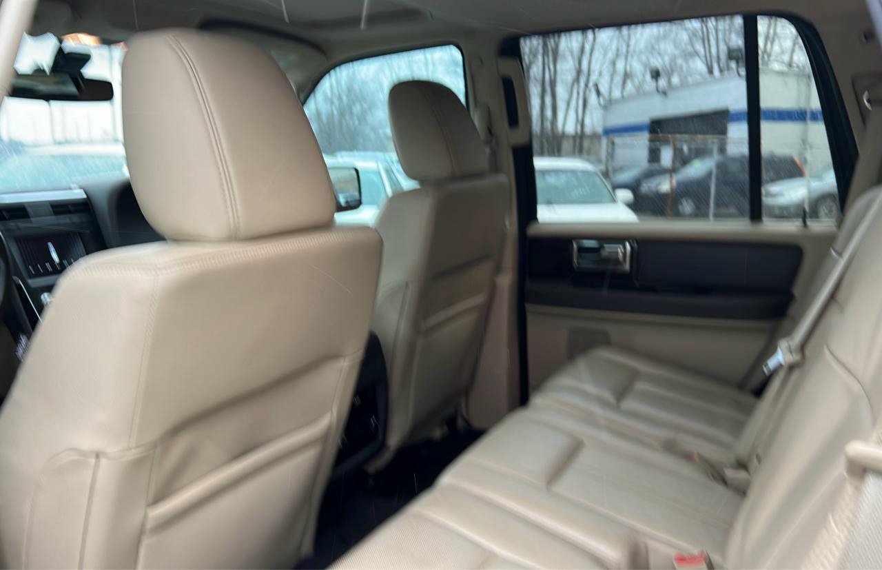 Used 2016 Lincoln Navigator Reserve AWD/4WD image 7